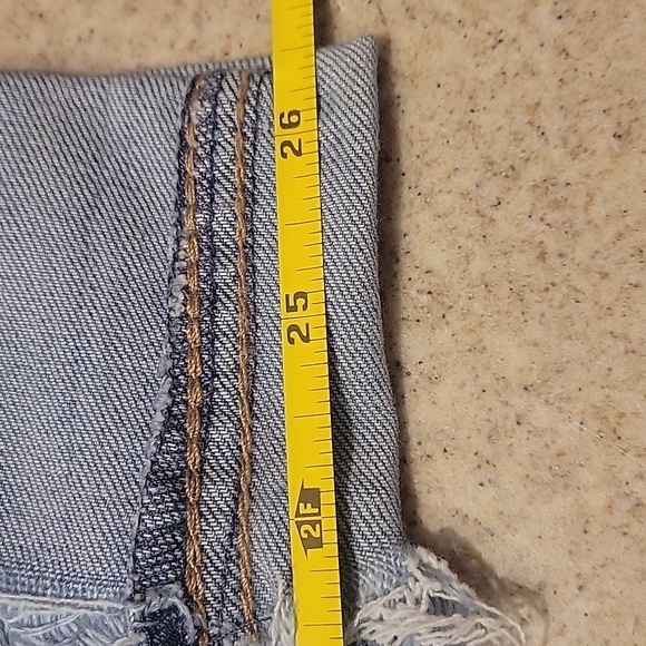 Almost Famous Distressed Mid Rise Denim Jeans With Roll Cuff SIZE 9 - Picture 9 of 10